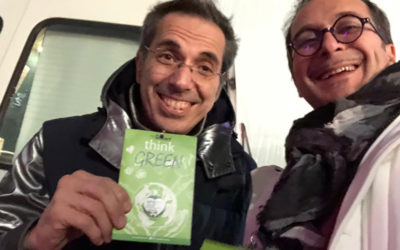 Capodanno a Milano plastic free con i badge ecologici Eco-Postcard®